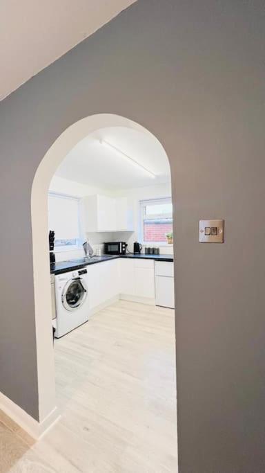 Balderton New Fully Furnished Cosy Home מראה חיצוני תמונה
